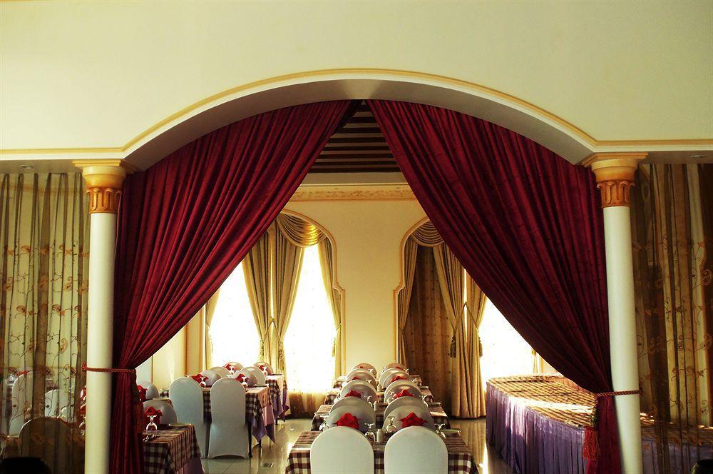 Al Maha Int Hotel Oman Mascate Restaurante foto
